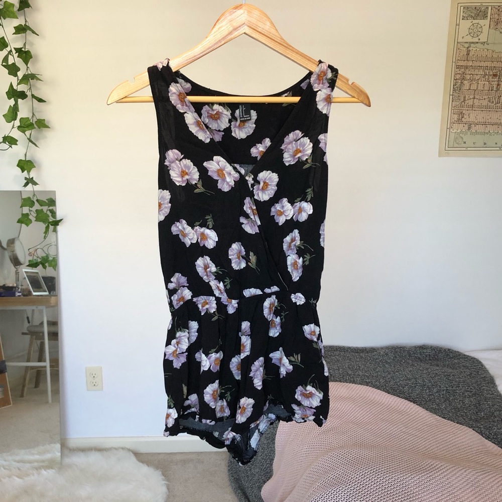 Black floral romper v neck soft